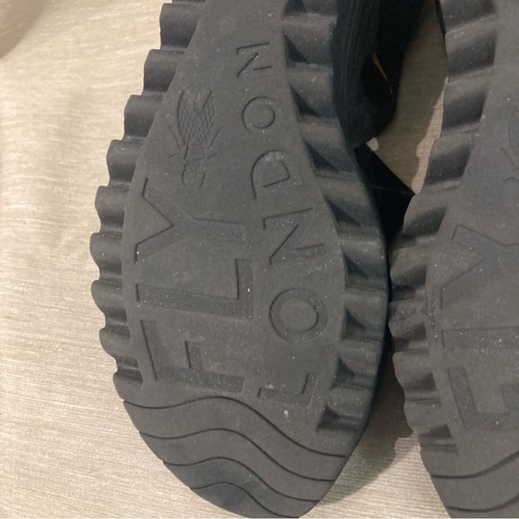 FLY LONDON Sz 40 Yaji Strap Pull On Comfort Stretch Crossover Straps Sandals - Picture 9 of 10